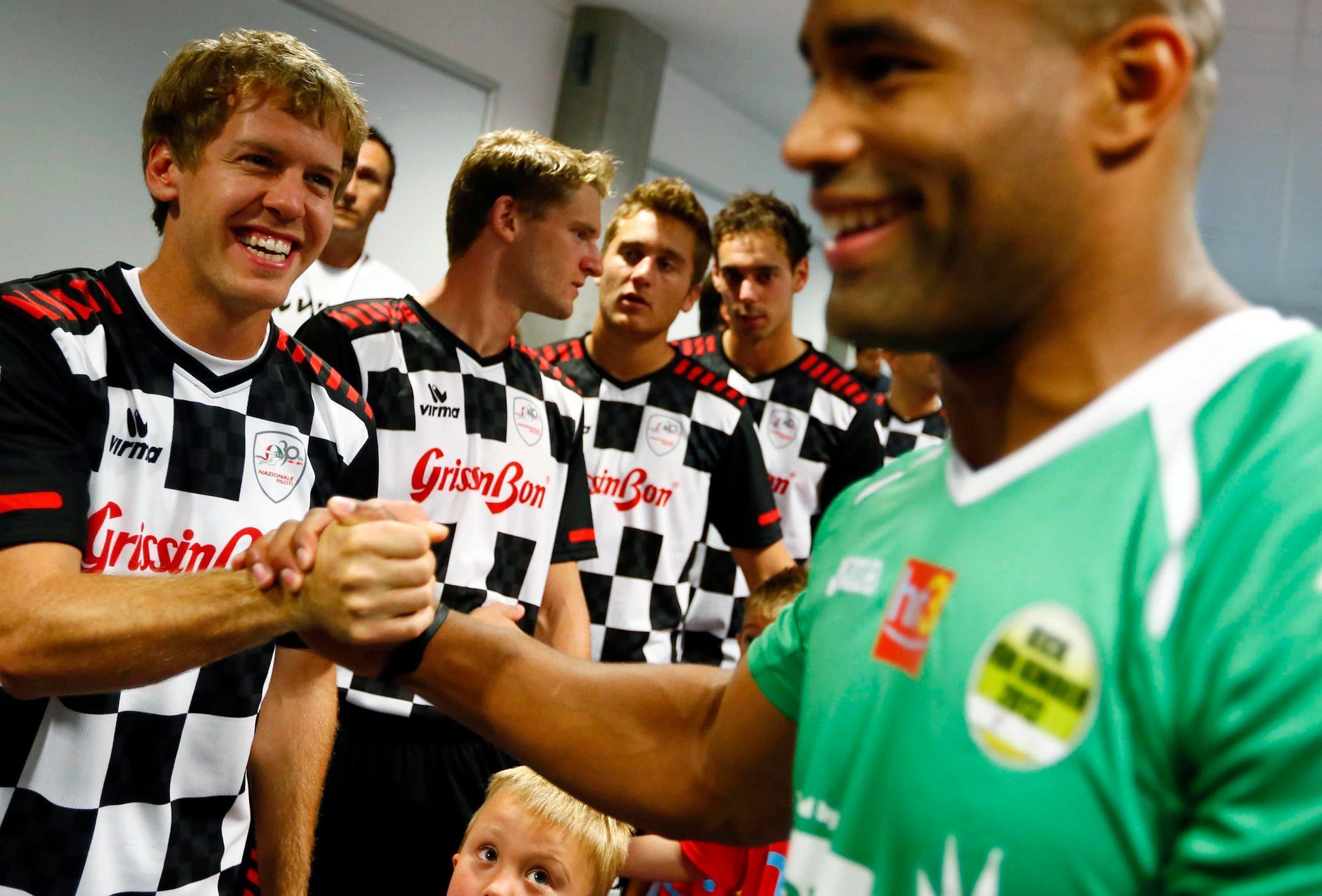 Dobročinný zápas Kick for Kids: Sebastian Vettel