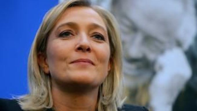 Marine Le Penová má nakročeno do Elysejského paláce.