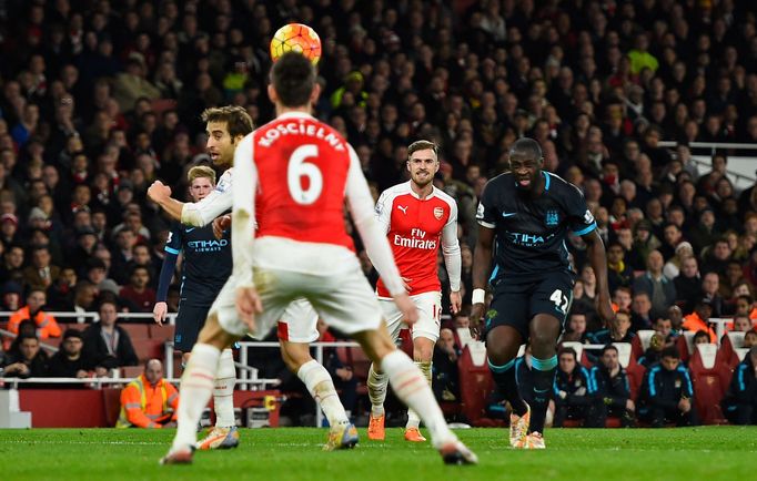 Yaya Toure scores the first goal for Manchester City