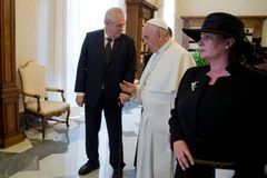 Zeman: Papež František navštíví Česko, přijede na Velehrad