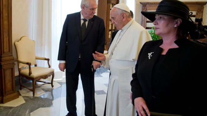 Miloš Zeman s papežem Františkem.