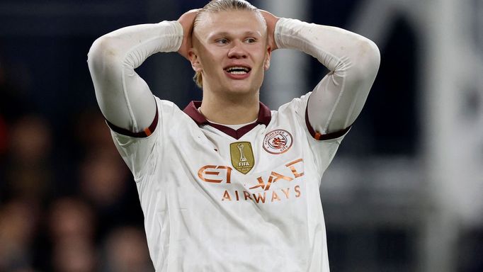 Soccer Football - FA Cup - Fifth Round - Luton Town v Manchester City - Kenilworth Road, Luton, Britain - February 27, 2024 Manchester City's Erling Braut Haaland reacts