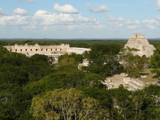 Yucatán je pro archeology místem zaslíbeným. Památky z dob Mayů zde najdete na každém kroku. Na fotografii pohled na archeologický areál v Uxmalu.