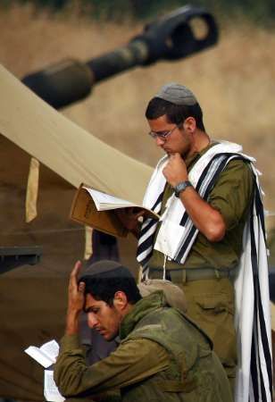 Izraelské přípravy na pozemní vpád sílí