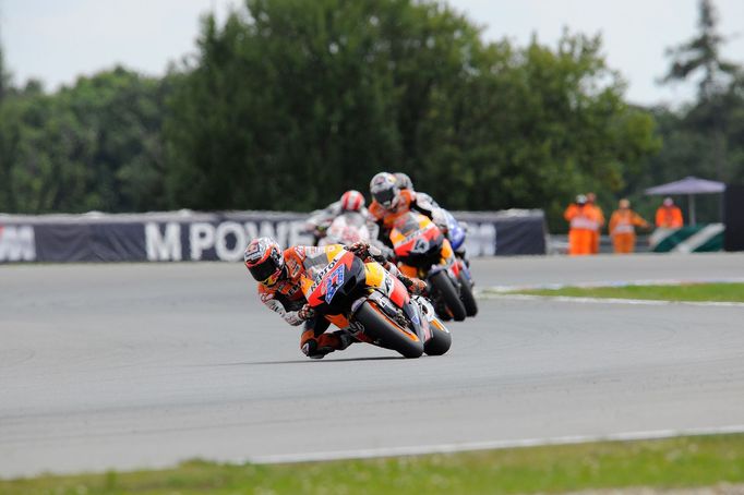 Motocyklový jezdec Casey Stoner z Austrálie na GP České republiky v Brně 2011.