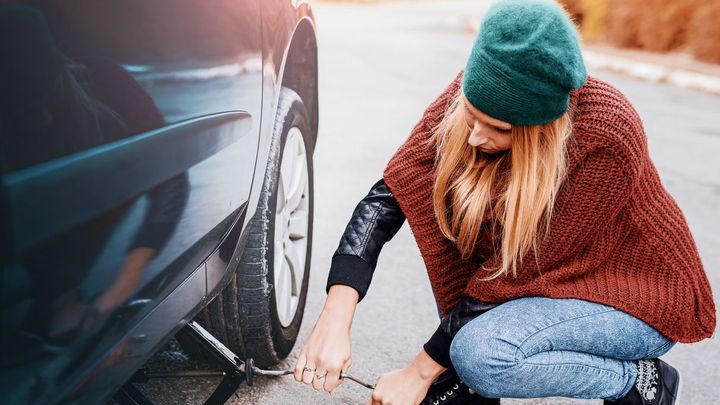 S přezouváním řidiči letos otálejí. Ukolébalo je teplé počasí, teprve čekají na mráz; Zdroj foto: iStock