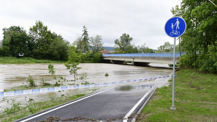V pátek i v sobotu Česko zasáhnou bouřky, meteorologové varují před rozvodněním toků; Zdroj foto: ČTK