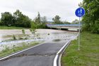 V pátek i v sobotu Česko zasáhnou bouřky, meteorologové varují před rozvodněním toků