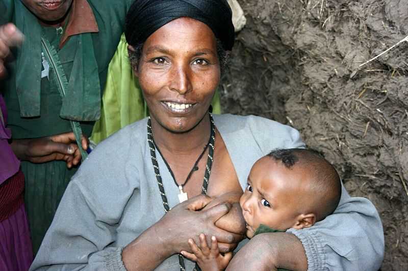 afrika Etiopie negramotná matka