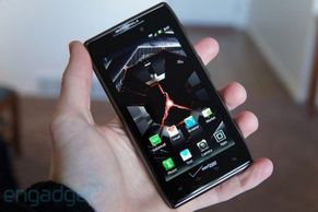 Hardwarium: Droid Razr Maxx, Google Nexus, HCL ME U1, Commodore 64x
