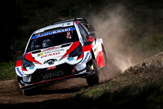 Elfyn Evans v Toyotě na trati Italské rallye 2020