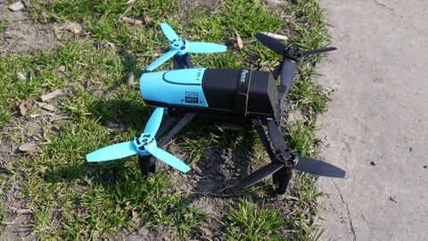 Radost s drony: S Parrotem Bebop jsme létali nad Karlínem