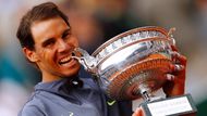 Rafael Nadal potvrdil, že je králem antuky na Roland Garros. Letos si připsal vítězství číslo dvanáct.