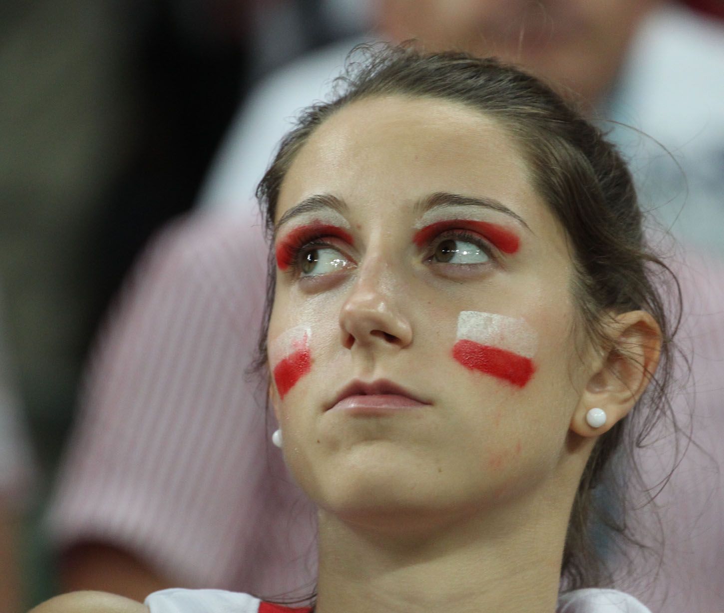 Smutná polská fanynka na konci v utkání skupiny A, Česká republika - Polsko na Euru 2012