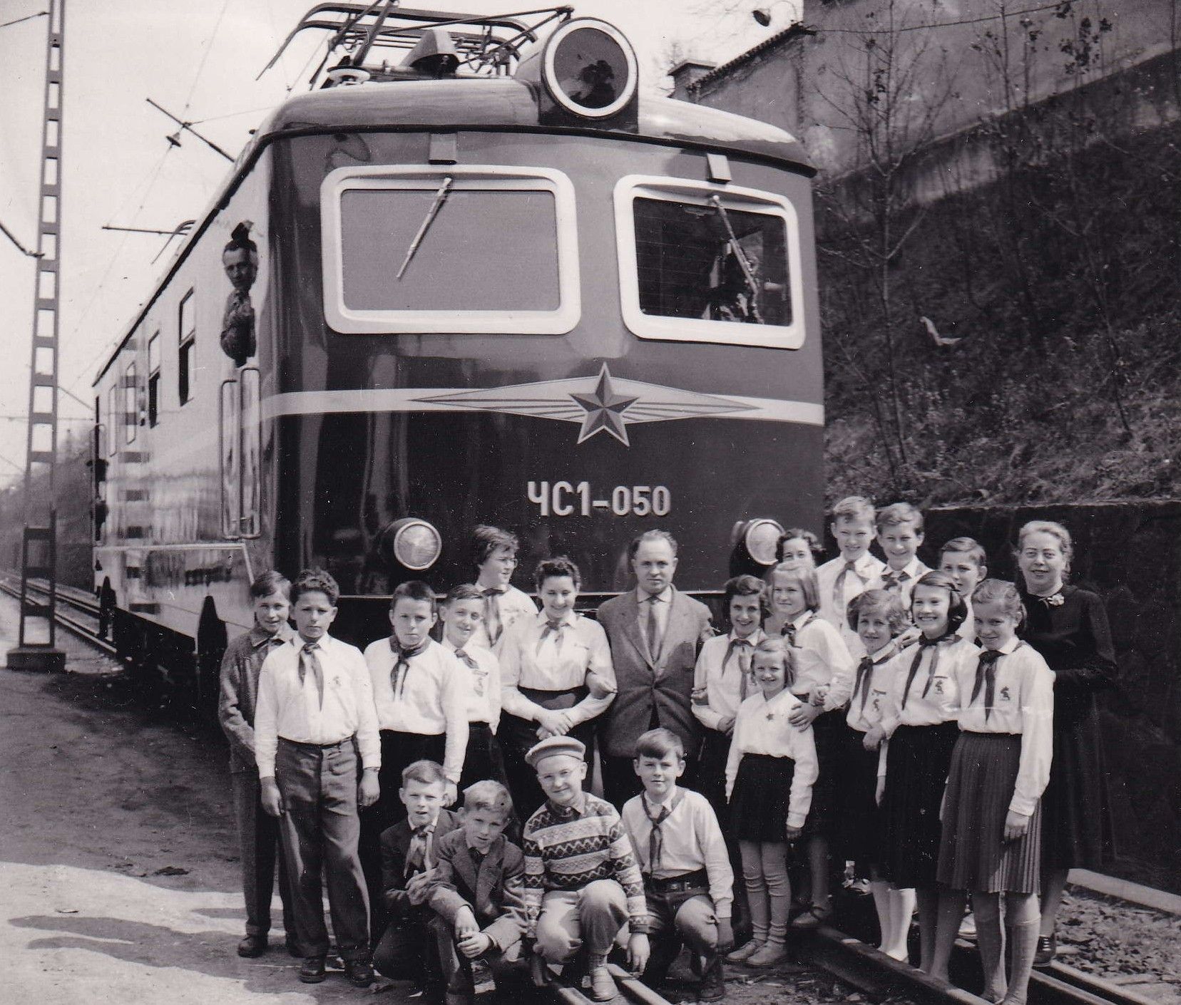 lokomotiva socialismus železnice pionýři