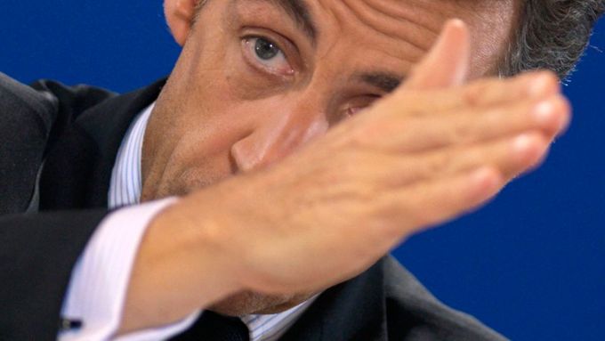 Nicolas Sarkozy: Jsou to bajky.