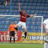 Kdykoliv se k míči dostal Tomáš Řepka, celý stadion kromě sparťanského kotle začal pískat.