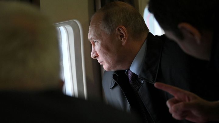  Reuters