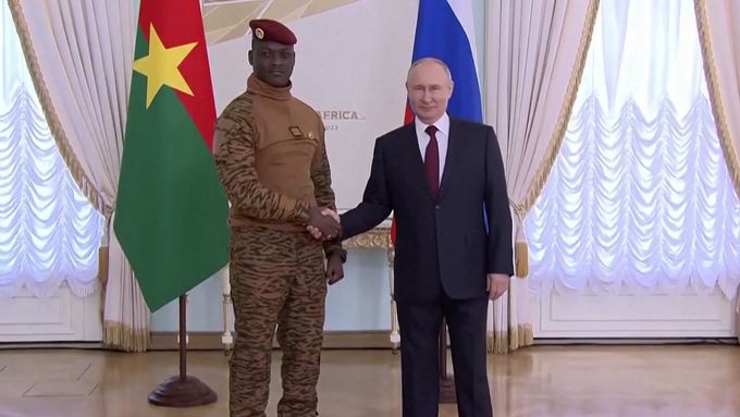 Putin se setkal s prezidentem Burkiny Faso Traorém