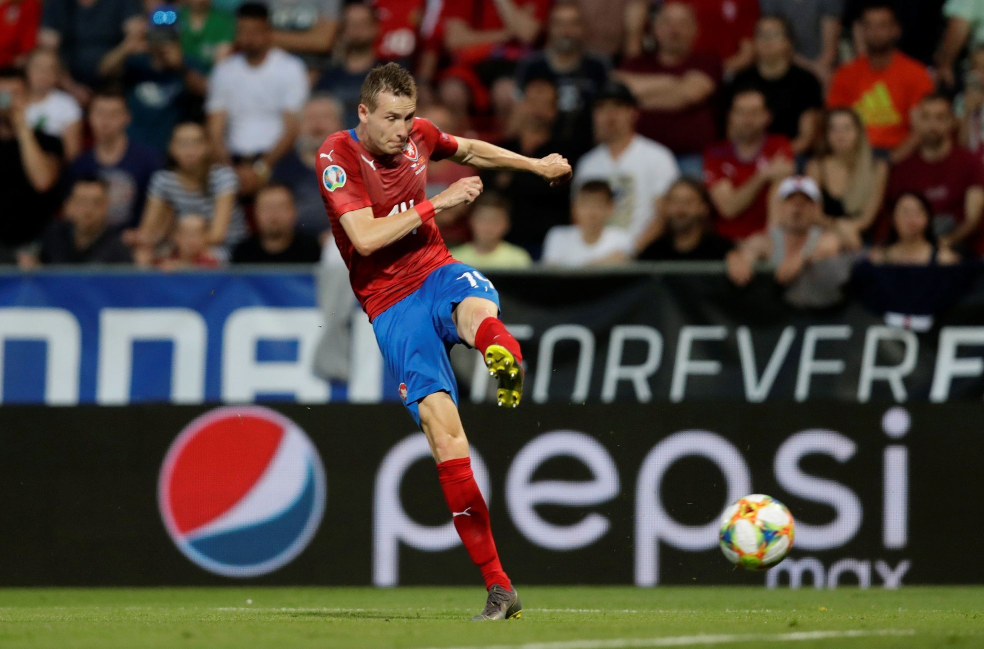 Jakub Jankto dává gól v kvalifikaci ME 2020 Česko - Černá Hora.: