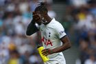 Fotbalové dění: Záložníka Tottenhamu ochromili před hotelem pepřovým sprejem