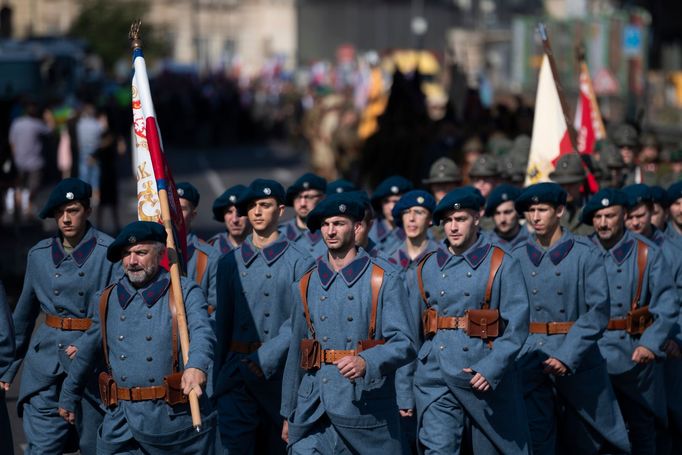 Průvod u příležitosti 100. výročí od založení Československé obce legionářské.