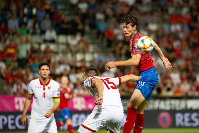 Patrik Schick v kvalifikaci ME 2020 Česko - Černá Hora.