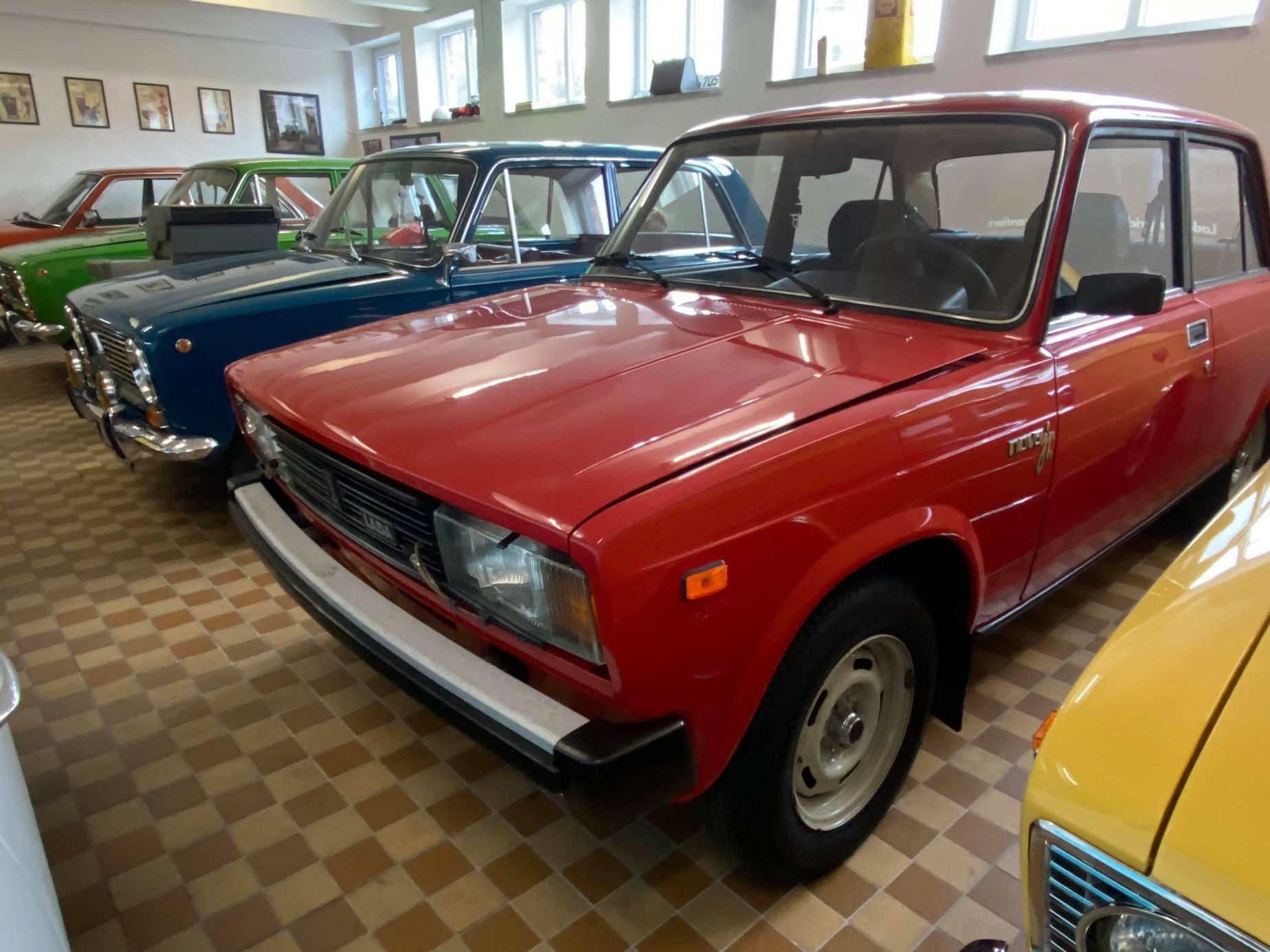 Nejzajímavější stroje do aukce Retro Garáž duben 2022
