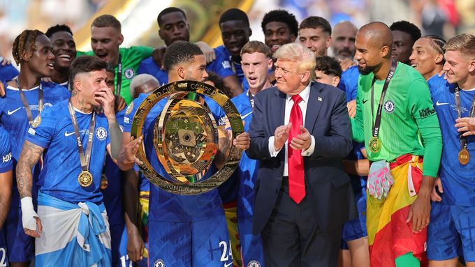 Politické bizáry - Donald Trump a fotbalisté z Chelsea