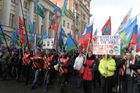 Foto: "Chcípni, Ameriko!" Moskva demonstrovala proti Majdanu