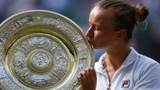 Tenistka Barbora Krejčíková vyhrála Wimbledon.