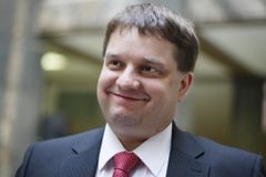 Exministr dopravy Šmerda chce být novým šéfem DPP