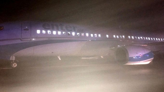 Boeing po nouzovém přistání v Ruzyni