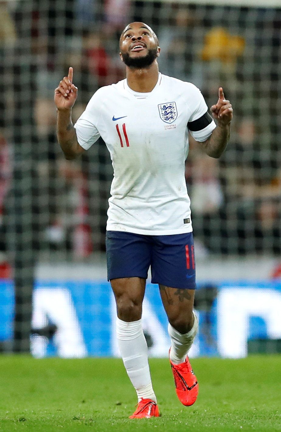 Raheem Sterling slaví gól na 1:0  v zápase kvalifikace ME 2020 Anglie - Česko.