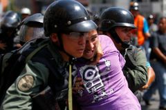 Při protestech ve Venezuele byli zastřeleni dva lidé