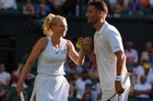 Siniaková sahá po dalším titulu z Wimbledonu, prvním s mužem. Už chybí jen set