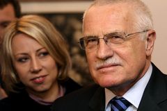 Klaus zelené nepřesvědčil. Odešel od nich podrážděn