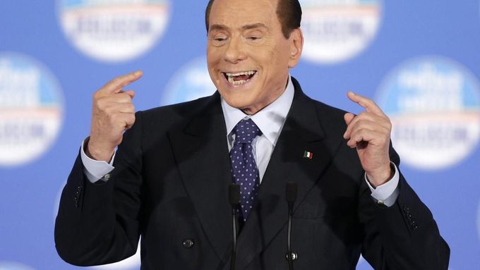 Berlusconi skončil ve volbách těsně druhý.