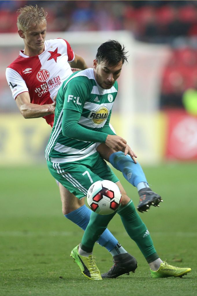 Jaroslav Zelený a Rudolf Reiter (7) v ligovém zápase Slavia - Bohemians