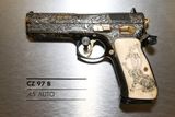 Česká zbrojovka také dodnes vyrábí nejen sériové zbraně pro různé armády a skupiny, ale i limitované edice zbraní. Jako například tuto pistoli CZ 97 B se střenkami rukojeti vyrobené z klu mamuta.