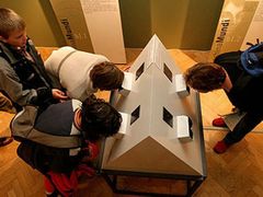 Návštěvníci v Národním technickém muzeu.