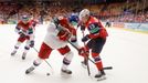 Roman Červenka a Petter Vesterheim v zápase MS 2025 Česko - Norsko