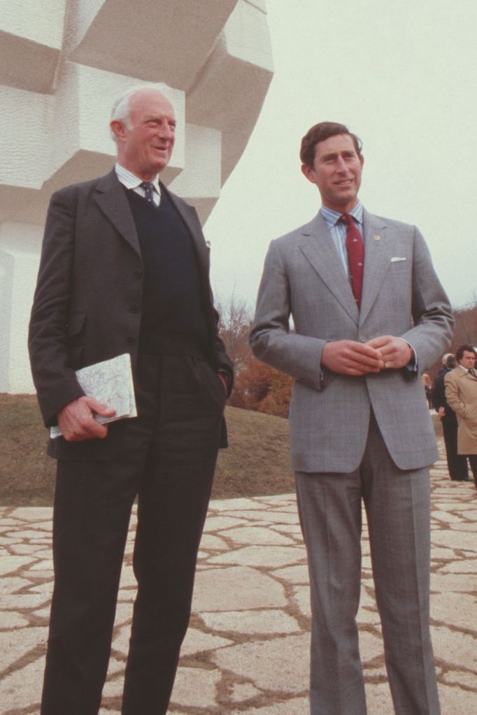 Fitzroy Maclean (vlevo) a Charles, princ z Walesu u památníku jugoslávských partyzánů v Makljeni, 1978.