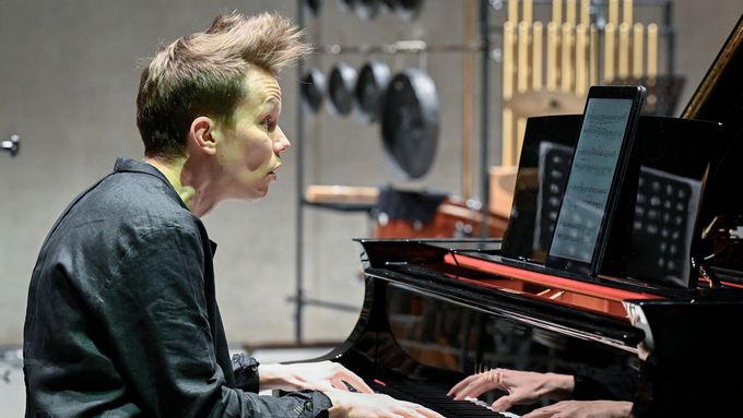 Sólistou klavírního koncertu Györgyho Ligetiho byl Joonas Ahonen, který už ho dříve natočil pro firmu Naxos. Foto: Ivan Malý