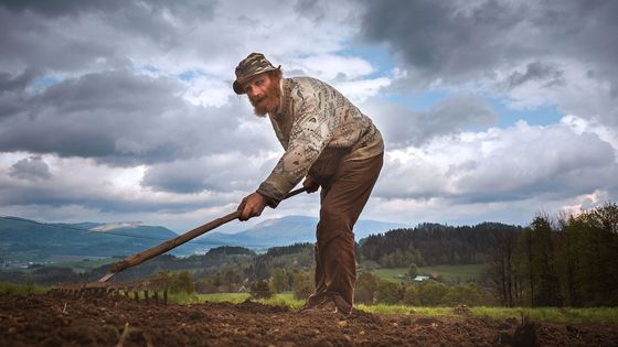 Žít svobodně v krásné přírodě. Fotograf ukazuje příběhy lidí, kteří to dokážou