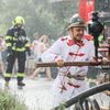 Ukázka požárního zásahu při příležitosti 140 let od požáru Národního divadla, hasiči, hašení