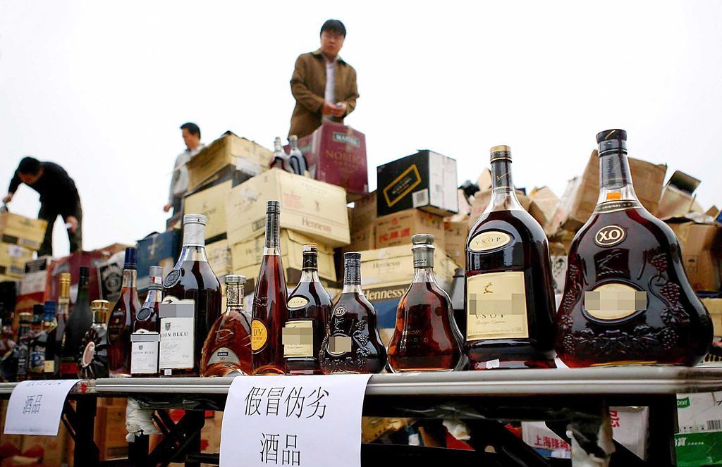 Číňané likvidují padělky drahých vín - ISIFA