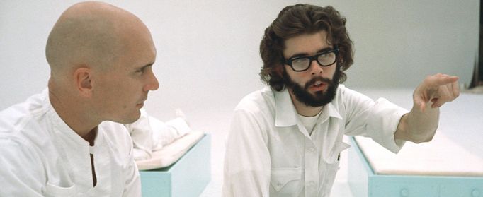 Robert Duvall a George Lucas při natáčení THX 1138 z roku 1971.