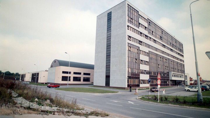 BIS dostala poštou podezřelou zásilku. Baliček si odvezli policisté