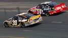 NASCAR 2014, Loudon: Tony Stewart (14) a  Ryan Newman (39)